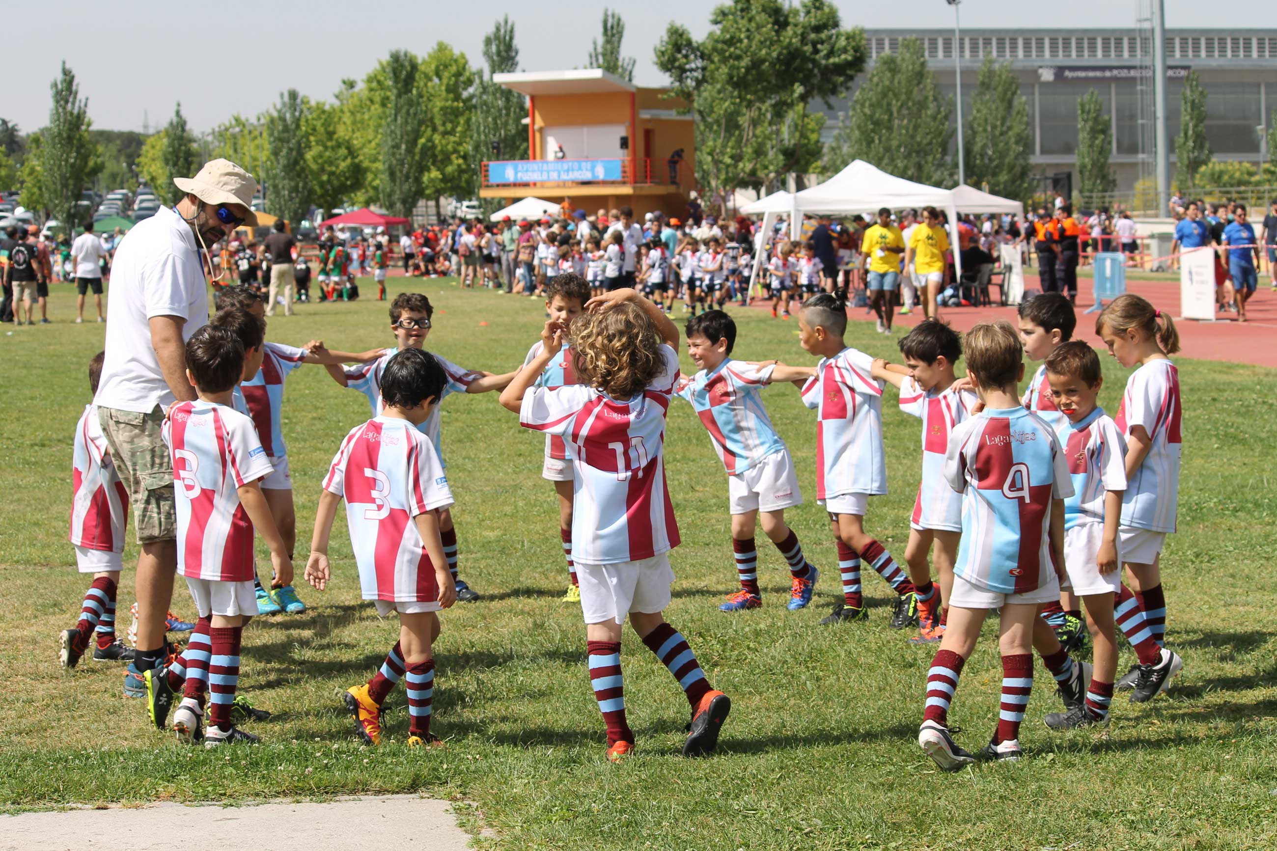 Imagen de niños jugando a rugby